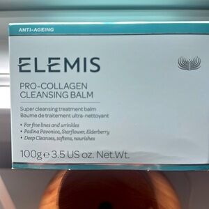 Brand new in the box. Pro collagen cleansing balm.